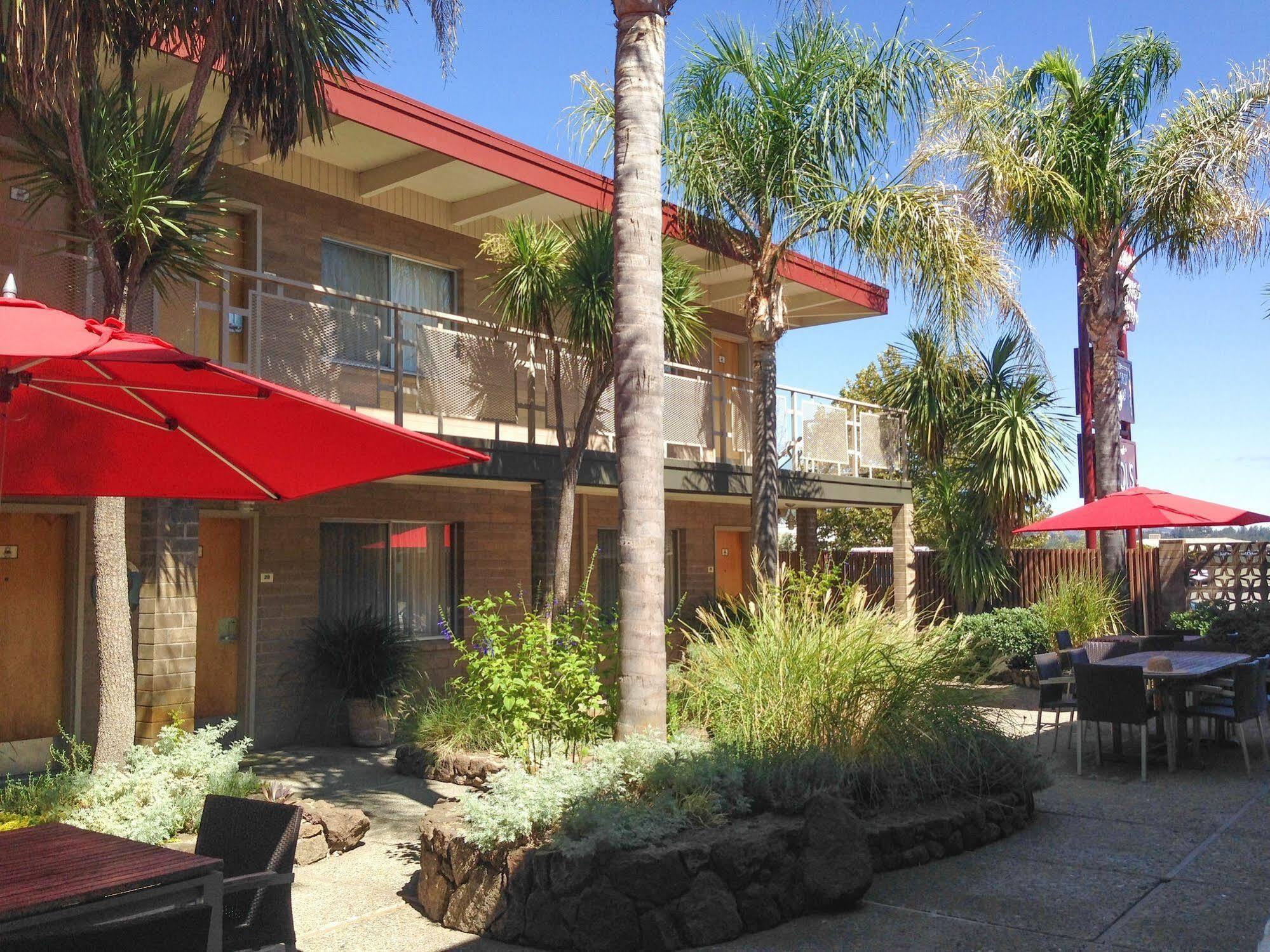 Dr Wilkinsons Backyard Resort And Mineral Springs A Member Of Design Hotels 卡利斯托加 外观 照片